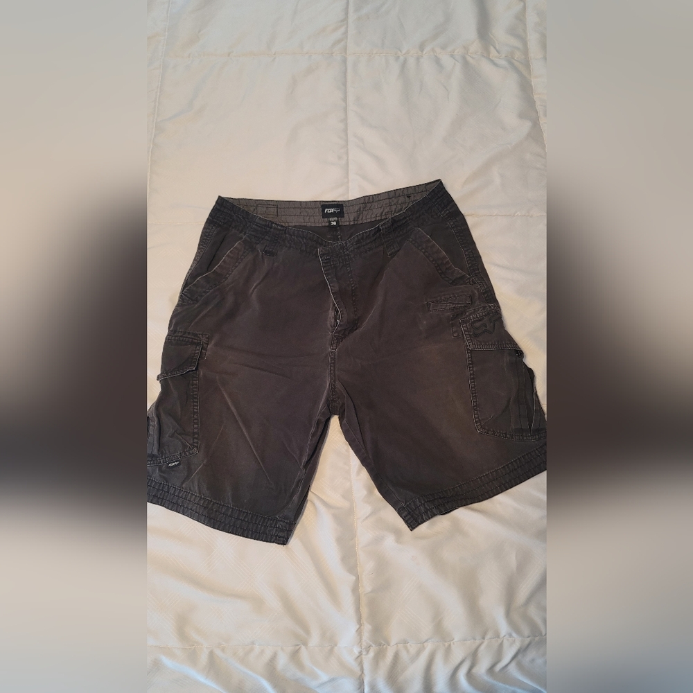 Fox brand men's shorts. Size 36. Black color.